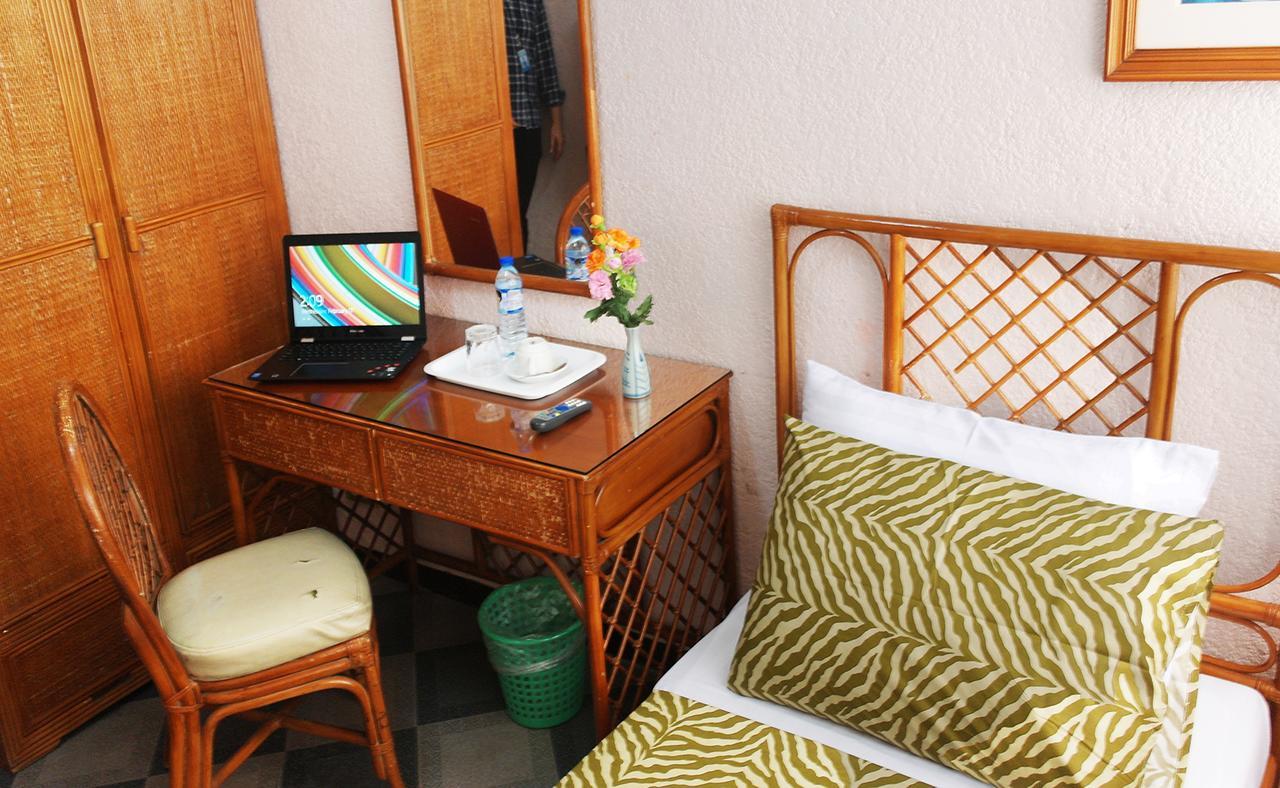 Teofel Pension House And Cafe Cebu Ngoại thất bức ảnh