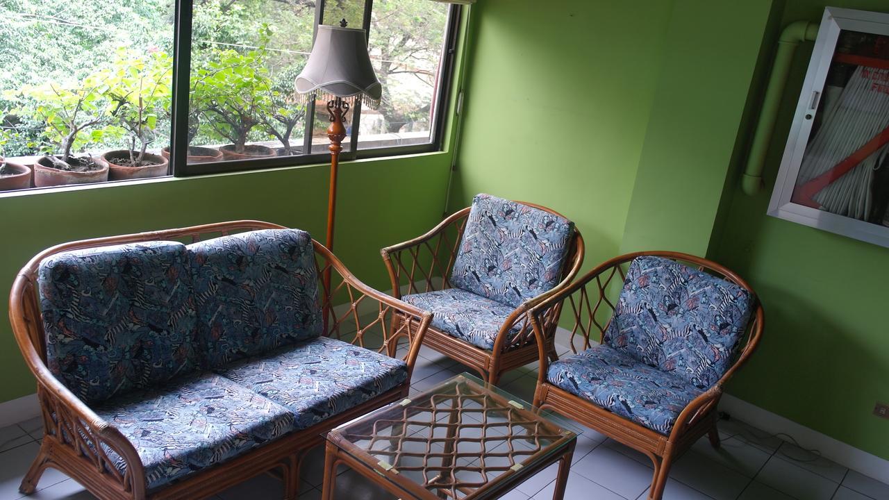 Teofel Pension House And Cafe Cebu Ngoại thất bức ảnh