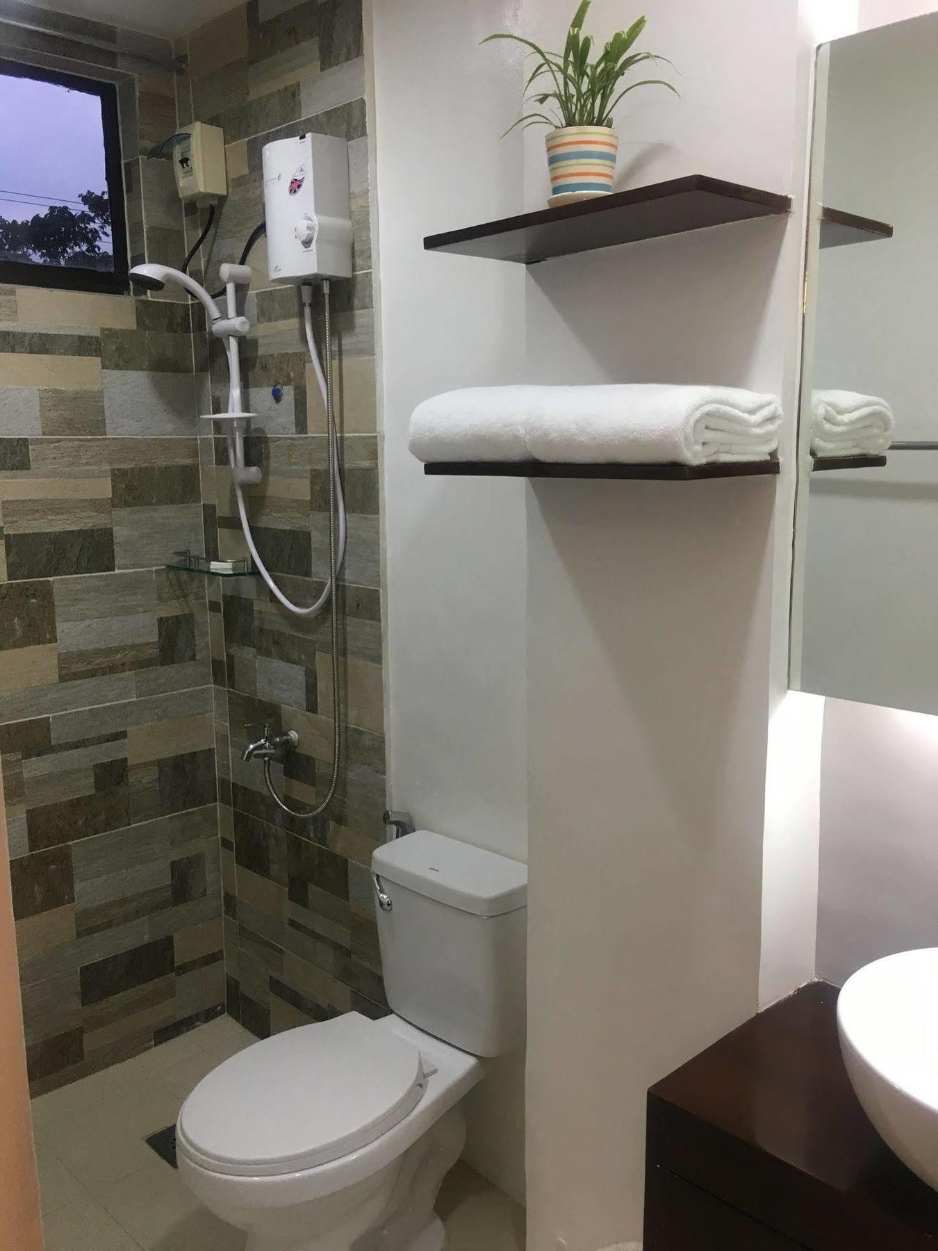 Teofel Pension House And Cafe Cebu Ngoại thất bức ảnh